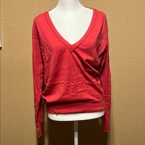 Chic Salmon V-Neck Sweater M